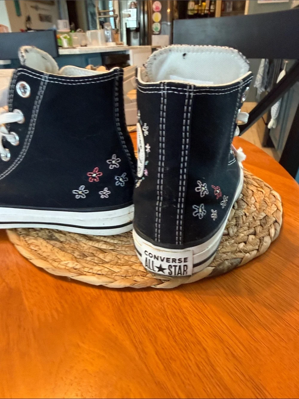 Converse Kids High-Top Sneakers in Black, pink and White sz 5.5